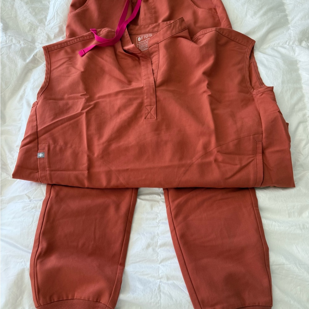 Figs scrubs set